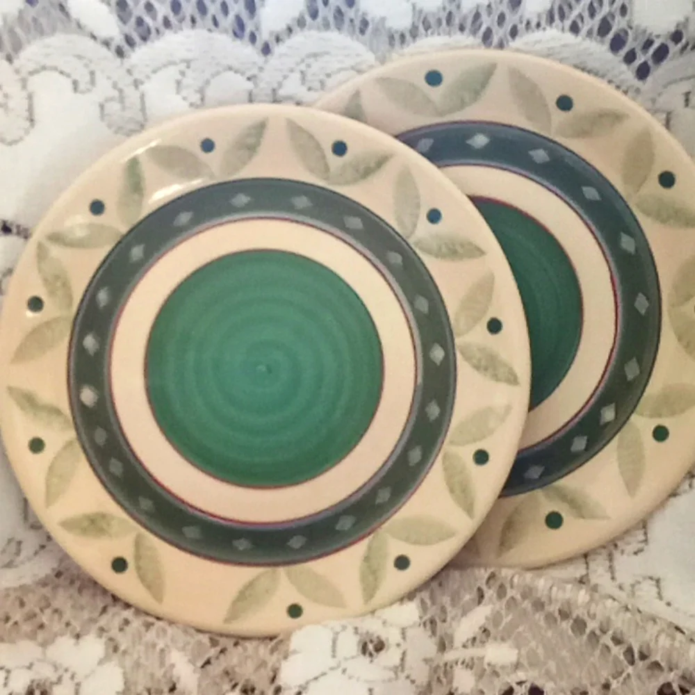 2 Harry and David large salad plates